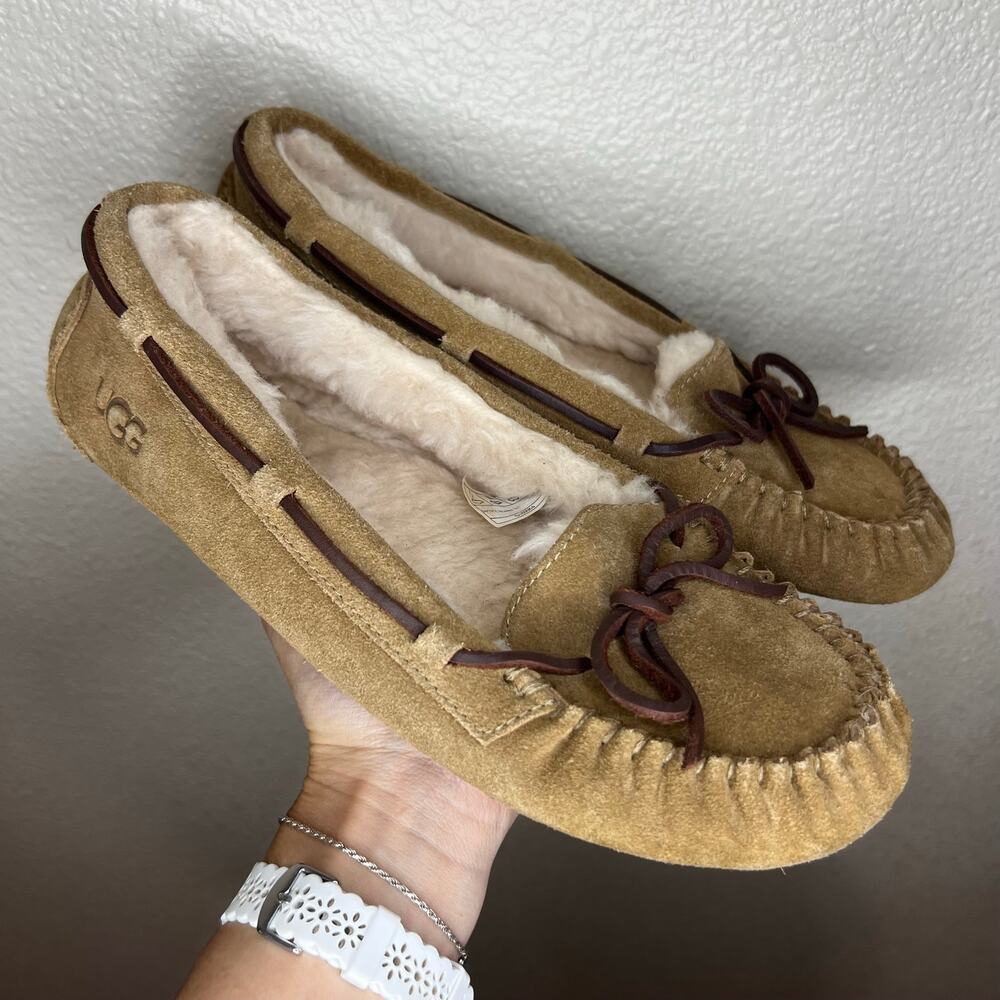 UGG Dakota Suede Moccasin Slippers in chestnut tan brown WOMENS 9